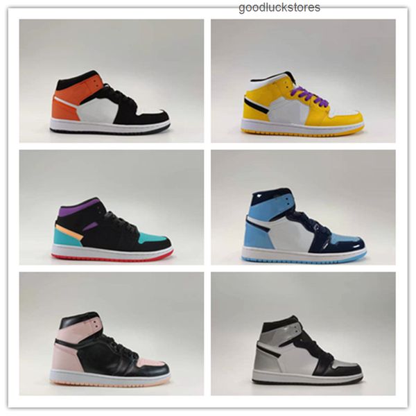 

mid og 1s running shoes black powder dark pink high 1 trainers menswomens blue white outdoor walking sneakers 36-46