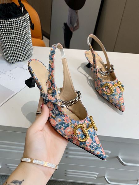 

2021 spring flower small pointed toe sandals counter-quality rose hardware buckle.5-40 kkjjj0002, Black