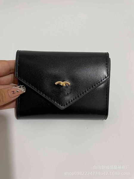 

2021 small fragrance card bag women's wallet multi organ fashion short bank cover zx, Red;black