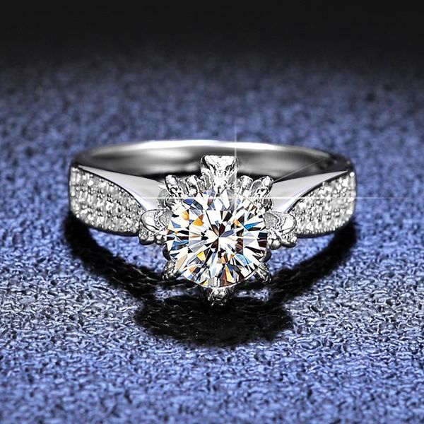 

cluster rings silver diamond test passed excellent cut 1 d color high clarity white moissanite ring 925 platinum wedding jewelry, Golden;silver