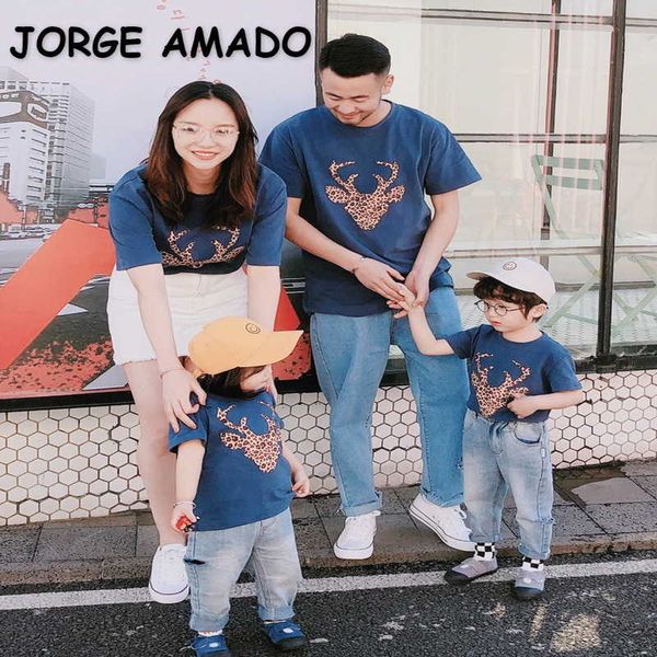 

summer family of five matching sets cartoon giraffe t-shirt mother father son daughter outfits e009 210610, Blue