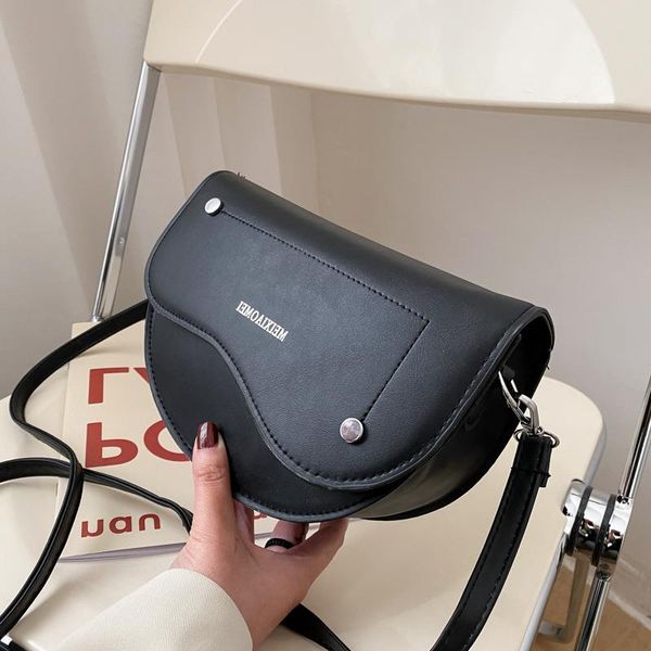 

bag trendy retro new female small popular saddle korean messenger net fashion 2021 celebrity ndong