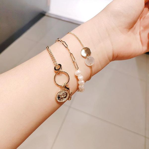 

cold wind high sense light luxury hand ornaments ins small design multi-layer fine chain retro pearl bracelet female students charm bracelet, Golden;silver