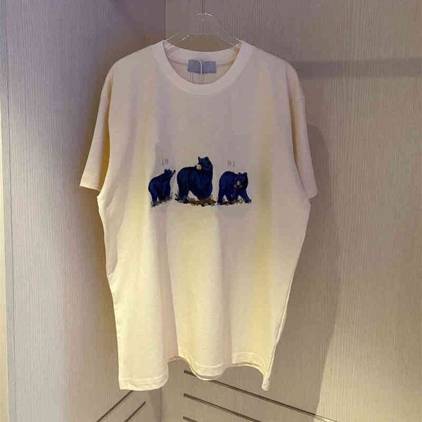 

2022 factory wholesale new summer embroidery three little bears beige short american girls t-shirt loose half sleeve qingdao, White
