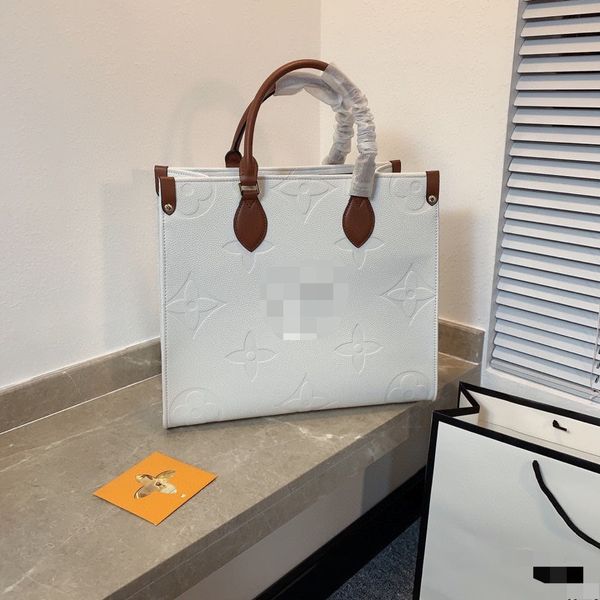 

2021 new shopping hand large capacity tote one shoulder women's fashion leisure embossed bag