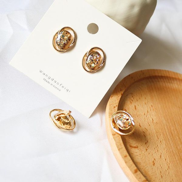 

ladies retro exquisite hollow small personality stud earrings, Golden;silver