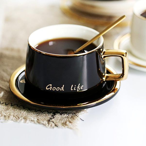 Tassen Untertassen Luxus Keramik kreative Kaffeetasse und Untertasse Black Gold Office Nordic Tasse mit Löffel Tazas Desayuno Originales