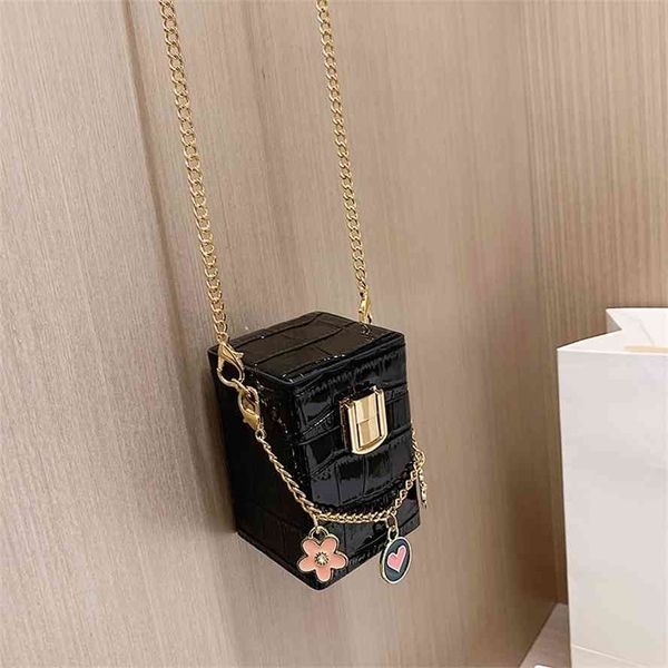 

popular cigarette box square mini lipstick 2021 new fashion chain messenger bag