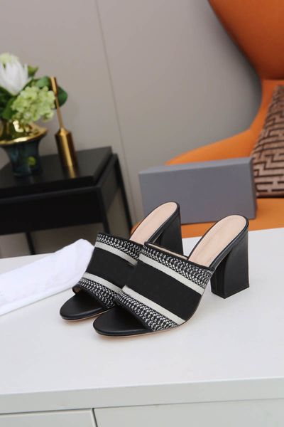 

official website 70% off outlet luxe dames sandalen meerdere ontwerpen maat 35-42 merk slippers vrouwen glijbanen 8.5cm hoge hakken schoenen, Black