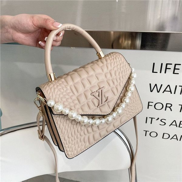 

factory direct sale 75% off new popular pearl chain portable single shoulder messenger 20211 order bags