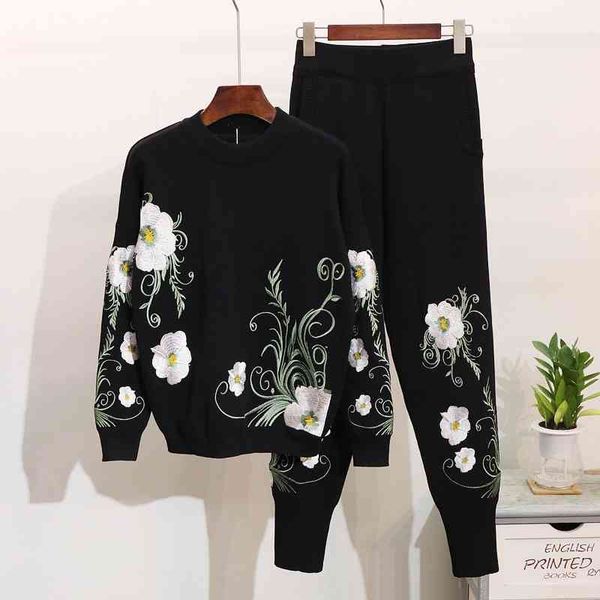 

fashion tracksuit women vintage knitted two piece set spring autumn sweater + long pants floral embroidery woman sportsuits 210602, White