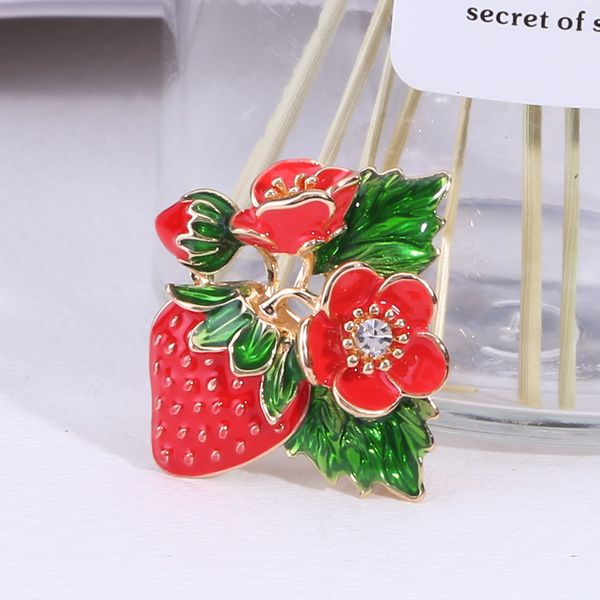 

factory drop strawberry enamel oil alloy fruit cartoon crystal brooch christmas