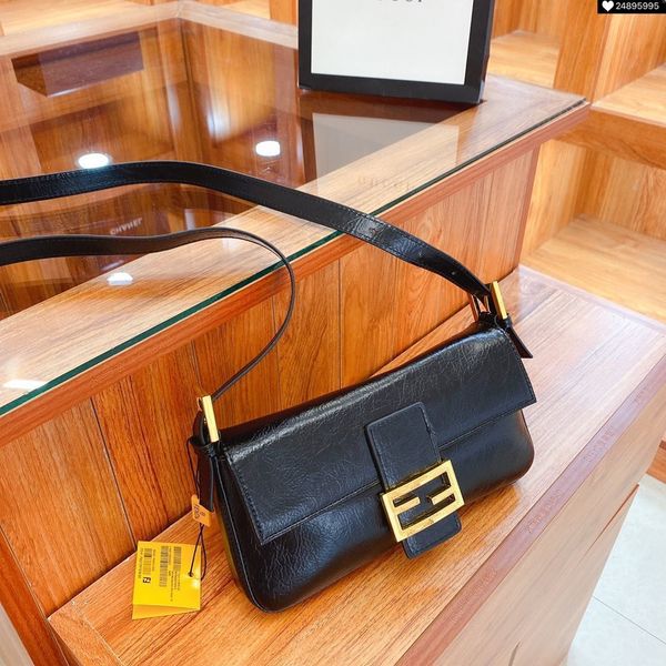 

/ fend french minority retro leather underarm bag designer bags