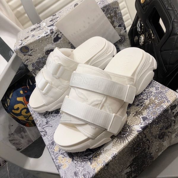 

2021 new d baby same sandals women muffin thick soled embroidered letter zlh, Black