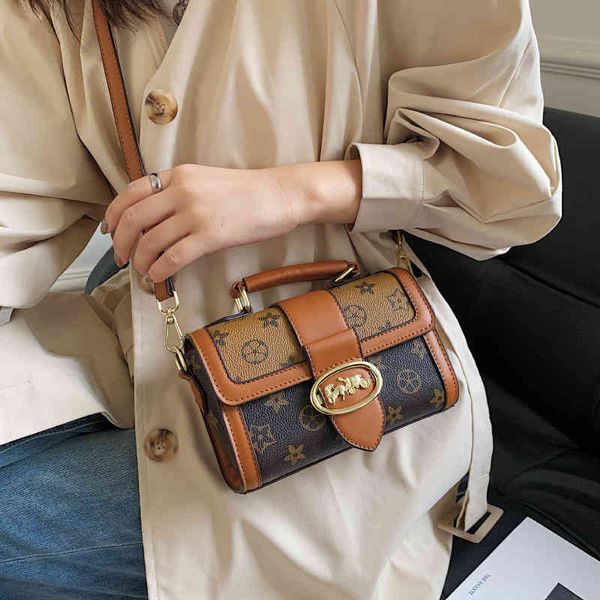 

2022 latest luggage factory wholesale this year's popular women's small square advanced sense versatile style one shoulder messeng