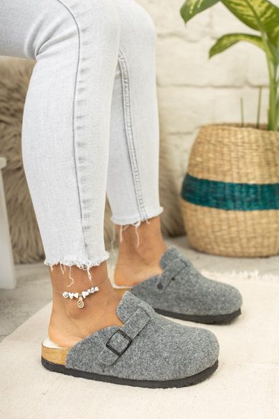 

women plush slippers gray, Black