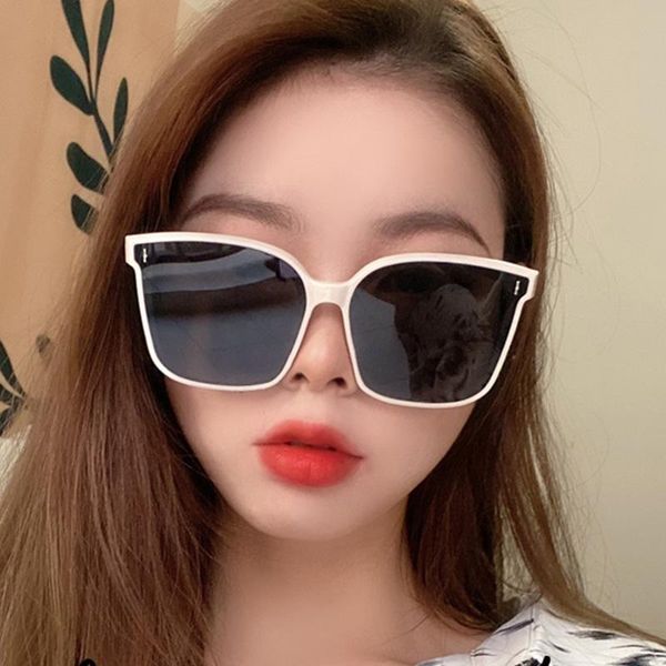 

sunglasses luxury oversized round women retro brand designer big frame sun glasses female fashion gradient lunettes de soleil, White;black