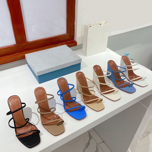 Ücretsiz Posta Yaz Bayan Sandalet En Kaliteli Hakiki Deri Dar Bant Topuklu Terlik Lüks Tasarımcı Yeni Kama Topuk Kadın Ayakkabı Büyük Boy Sandalet