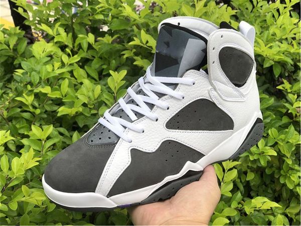 

2021 released authentic 7 flint 7s men outdoor shoes retro cu9307-100 white grey black varsity purple suede sports sneakers mens sport