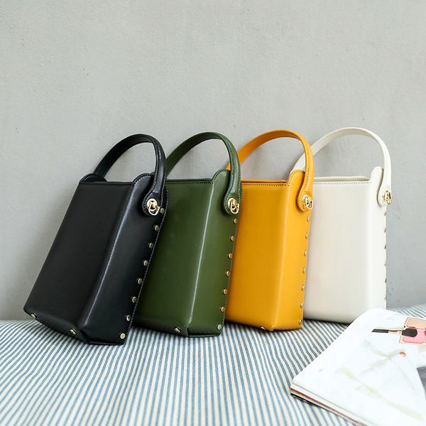 

70% off design hand xiaozhong 2021 new mobile phone leather slung cigarette case mini box women's bag r1cj, Red;black