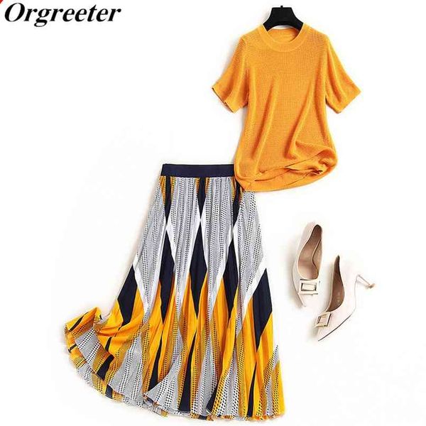 

elegant ladies summer two piece set orange tshirt with high waist geometric print contrast a-line long skirt suits female outfit 210602, White