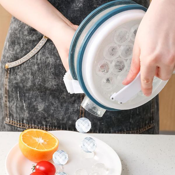 

baking moulds creative round ice tray ball mould plastic cube mold refrigerator spherical box large kitchen tools g3