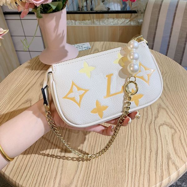 

women luxurys designers bags 2021 handbag pearl and metal chain imprint old fiower bag genuine leather messenger ladies travel18*10*4cm, Red;black