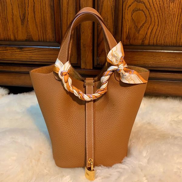 

2021 fashion women bags plain luxury designer card holder designers wallet vegetable basket package cow leather portable bucket bundle bride