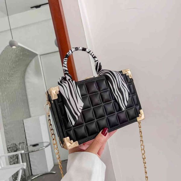 

2021 new women's fashion leather checkered bag, available in 7 colors