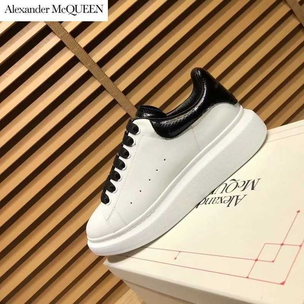 

designer luxury brand women and men sneakers loafers boots moccasins buckles lace-ups dress shoes eopq
