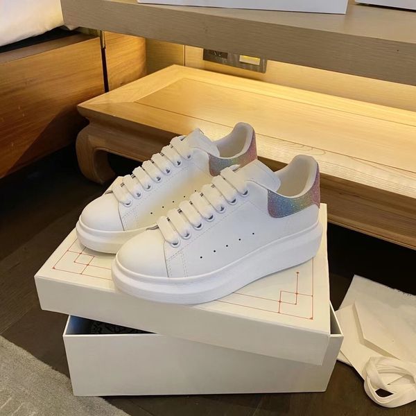 

2021 fashion couple casual shoes increase luxury designer flat bottom autumn and winter simple atmosphere genuine leather material wholesale, Black