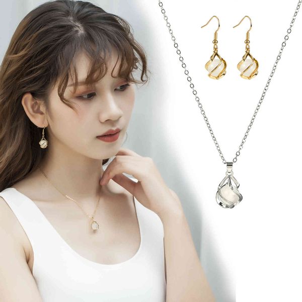 

silver beautiful girl irregular metal pendant with pearl necklace