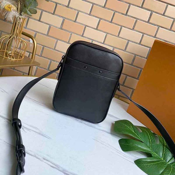 

luxury designer men messenger bags black embossed leather casual outdoor sports crossbody small mobile phone bag shoulder packet