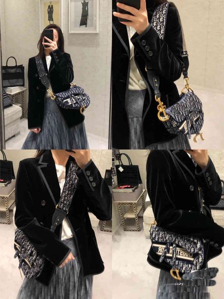 

women's old flower versatile messenger embroidered saddle single shoulder armpit small bag
