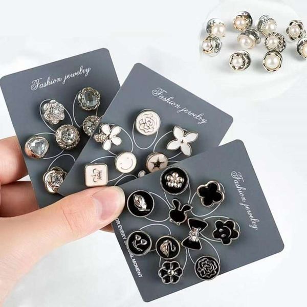

light proof buckle fashion collar pin horse piercing needle suit metal brooch accessories, Gray