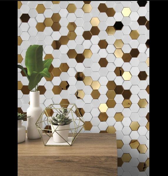 Piastrelle per mosaico in metallo esagonale bianco oro di lusso leggero Piastrella per bancone ristorante bagno da parete 3D fatta a mano