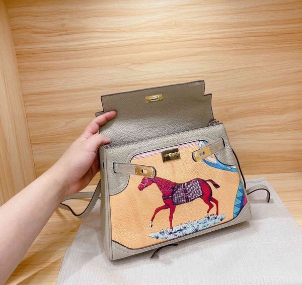 

handbag women luxurys designers bags 2021 crossbody bag quality is very leather limited, has lar purse zhouzhoubao123