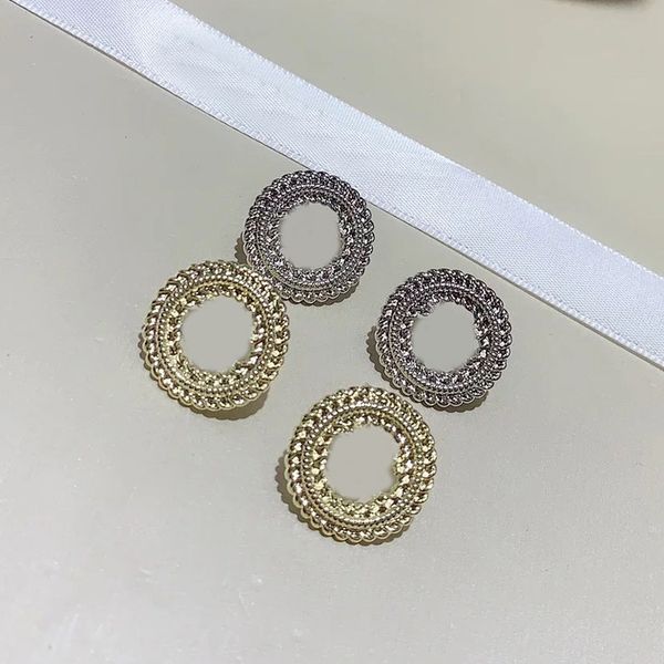 

1.5cm fashion c letter alloy silver needle ear ornament with gift box,for ladies collection luxury design earrings jewelry party gift, White