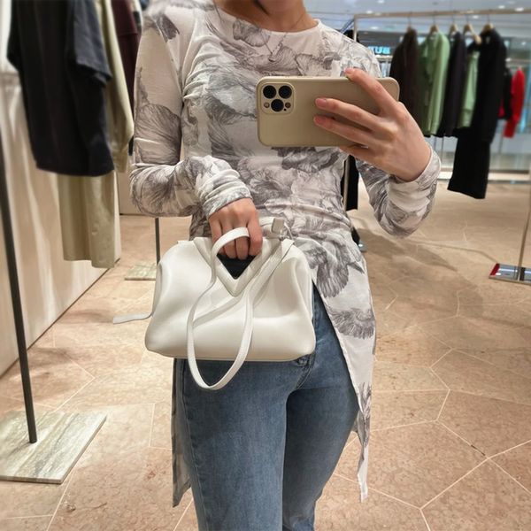 

design handbag candy triangle handle cloud pack leather pleated bag 2021 new one shoulder cross carry dumpling h2q1