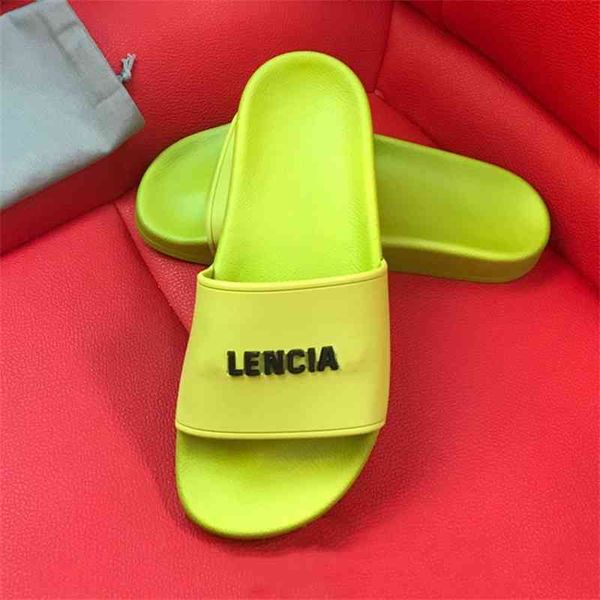 

2021 new b family paris vacation leisure versatile letter flip flop couple fashion slippers, Black