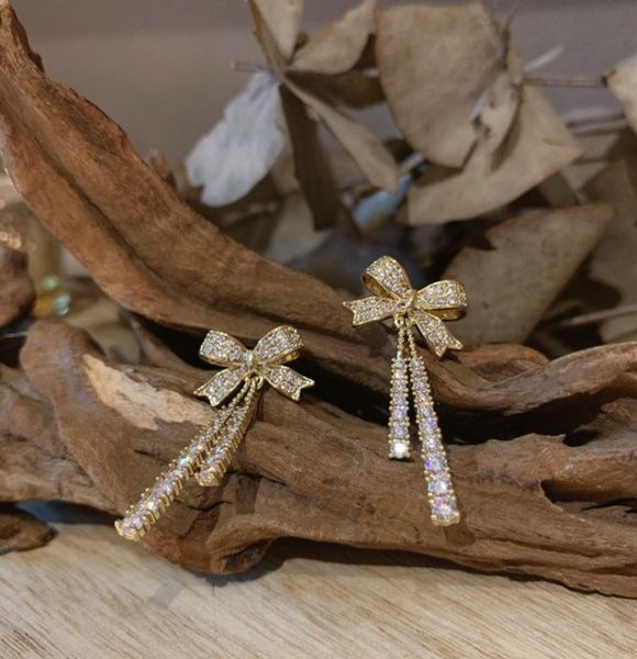

french bow with tassel and pearl earrings chandelier, Silver