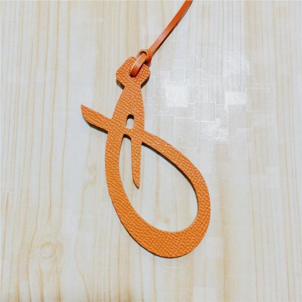 

keychains wholesale custom made genuine natural leather character alphabet arabic letter keychain backpack pendant ladies women bag charm, Silver