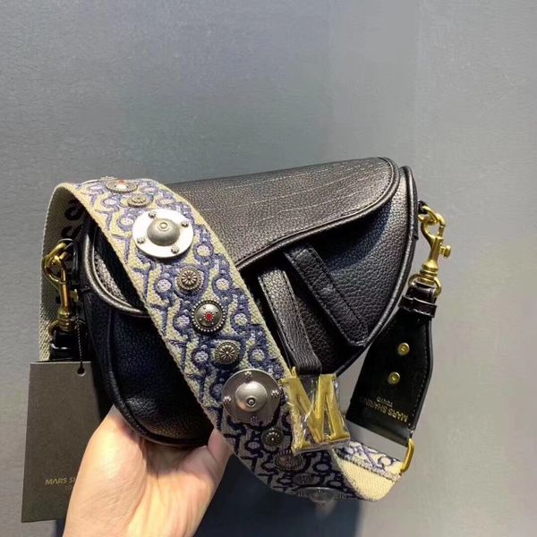 

retro semicircle genuine leather saddle bag womens messenger bag 2021 early spring new trendy niche shoulder underarm bag