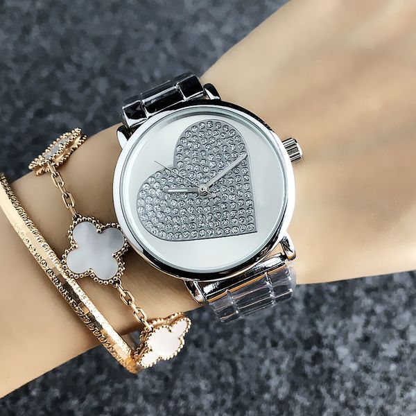 Brand Watch Women Girl com Crystal Love Heart Style Dial Metal Steel Banda de Quartz Wrist Watches FO7220