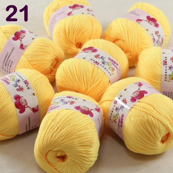 

sale lot 8balls x 50g cashmere silk velvet children yarn hand knitting yellow banana 18-21-8, Black;white