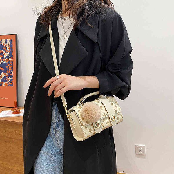 

net red small bag female autumn 2021 fashion niche high sense portable boston menger