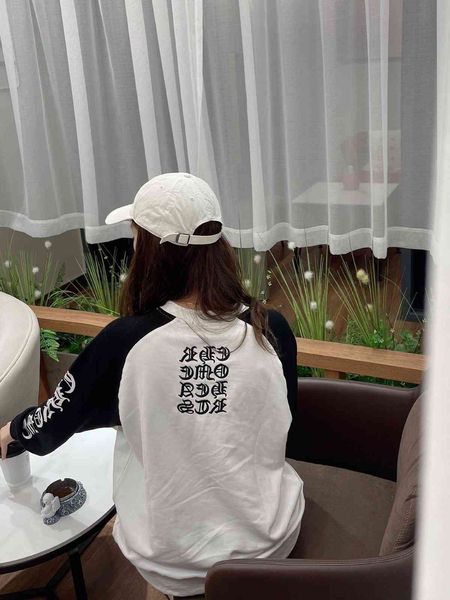 

trend arm print black and white stitching sanskrit embroidery crew neck raglan sleeve loose sweater men's women's top