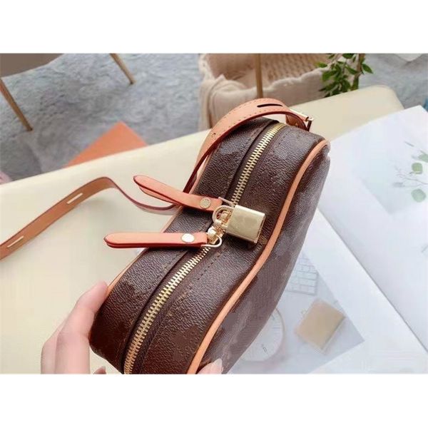 

design handbag 2021 new heart-shaped female retro old flower one-shoulder diagonal bag
