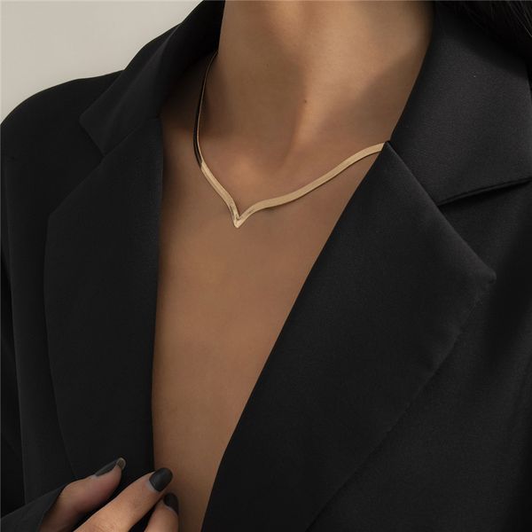 

hip hop street metal snake bone chains cool v shaped brass clavicle necklaces for women business party gold silver necklace ornaments wholes