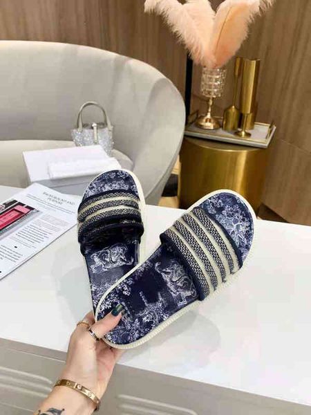 

slippers 2021 luxury women's slippers designer women slipperss summer ladies girls flat sandals loafers thick-soled floral embroid, Black